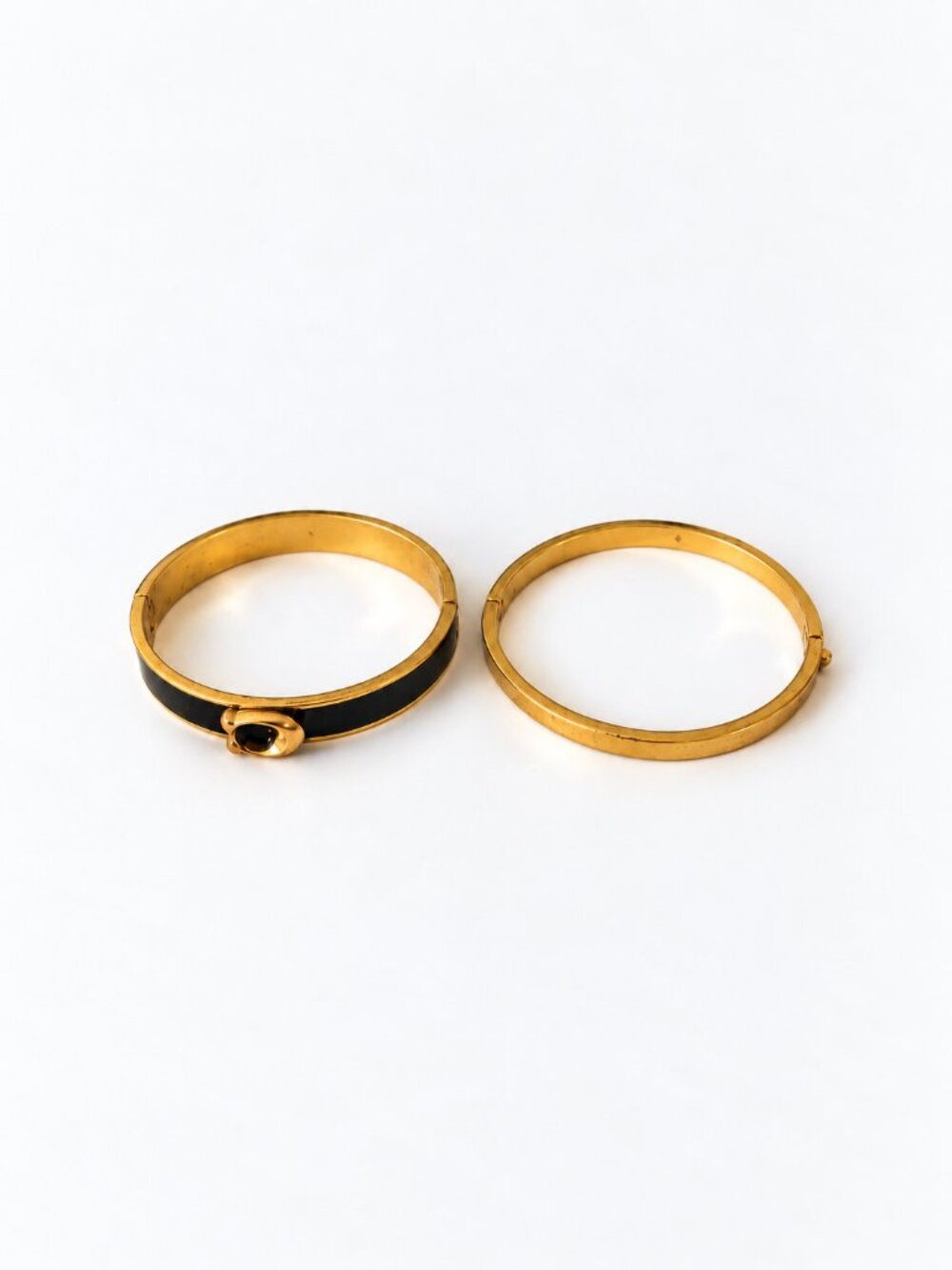 Coach Bangle Bracelet Set – Black Enamel C Logo & Gold-Tone